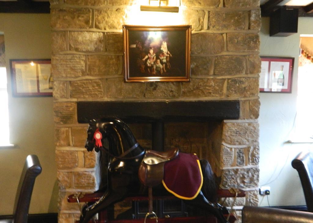 The Black Horse Inn Brighouse Exteriör bild